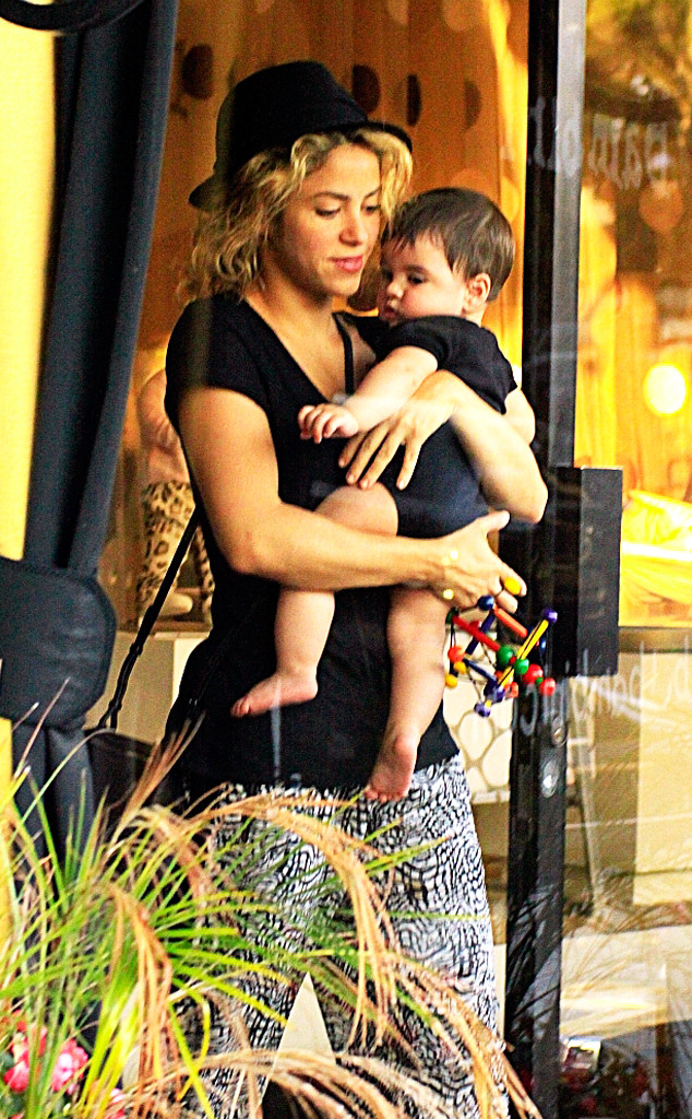 Shakira Talks Baby Milan S First Christmas E Online